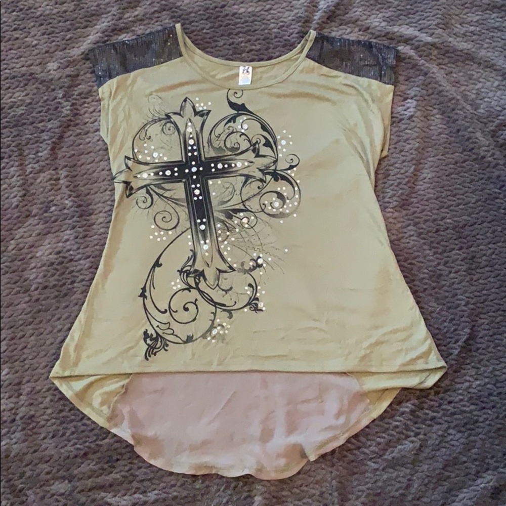 Lower back design T-shirt